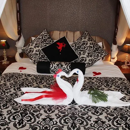 Inn Ephesus Suites