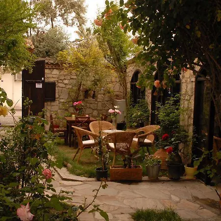 여관 Ephesus Suites